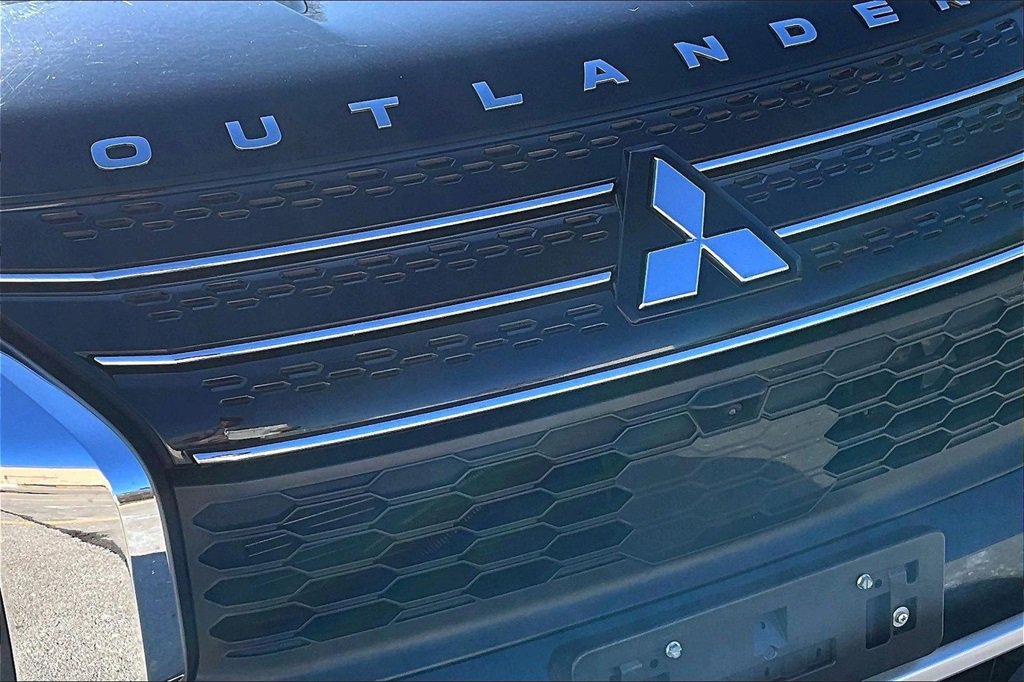 Used 2022 Mitsubishi Outlander SEL image 29