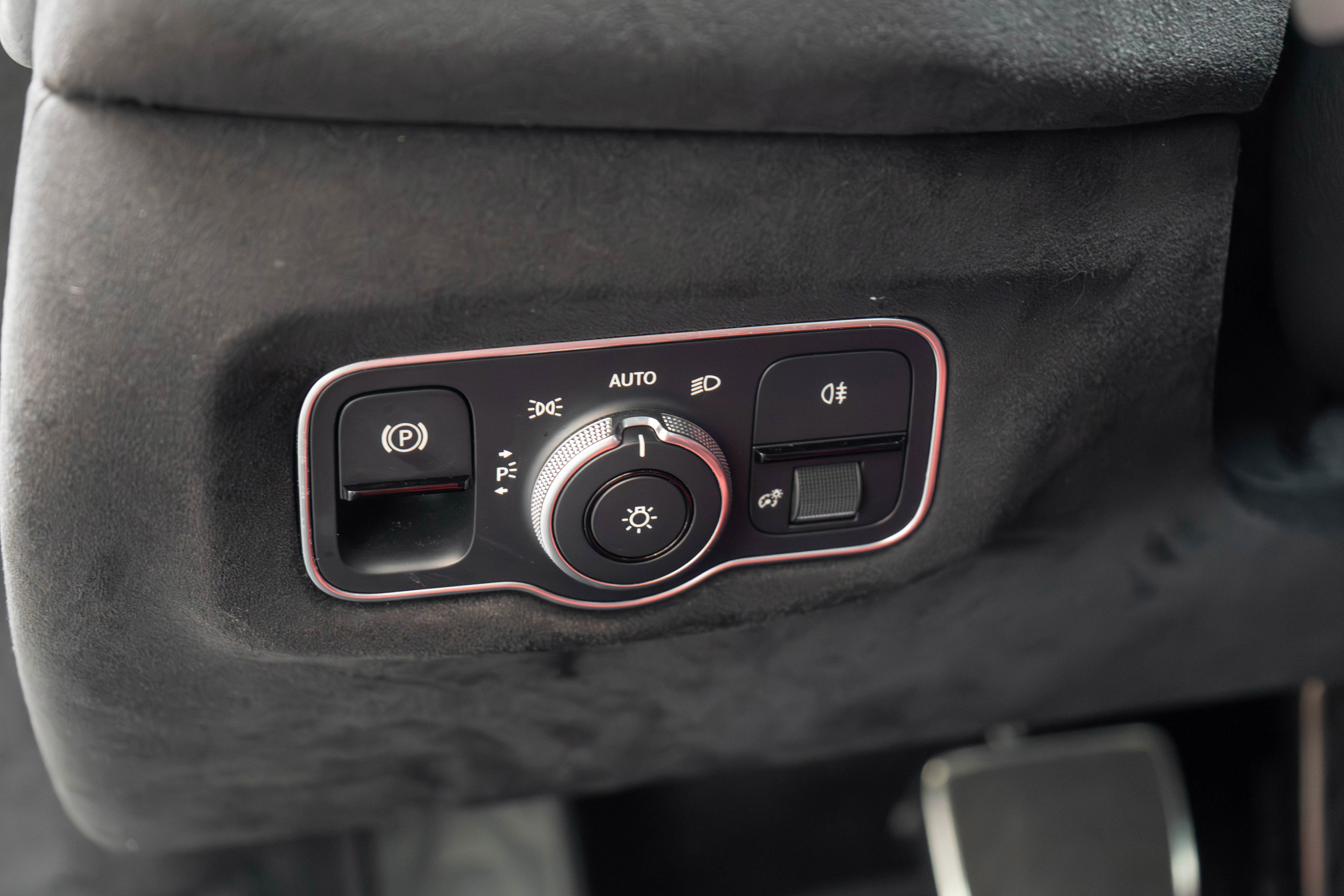 Used 2020 Aston Martin V8 Vantage Coupe image 16