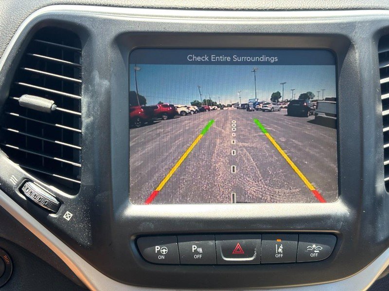 Used 2017 Jeep Cherokee Limited w/ Technology Group FWD image 22