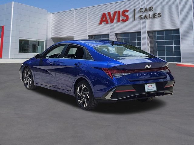 Used 2025 Hyundai Elantra SEL FWD image 9