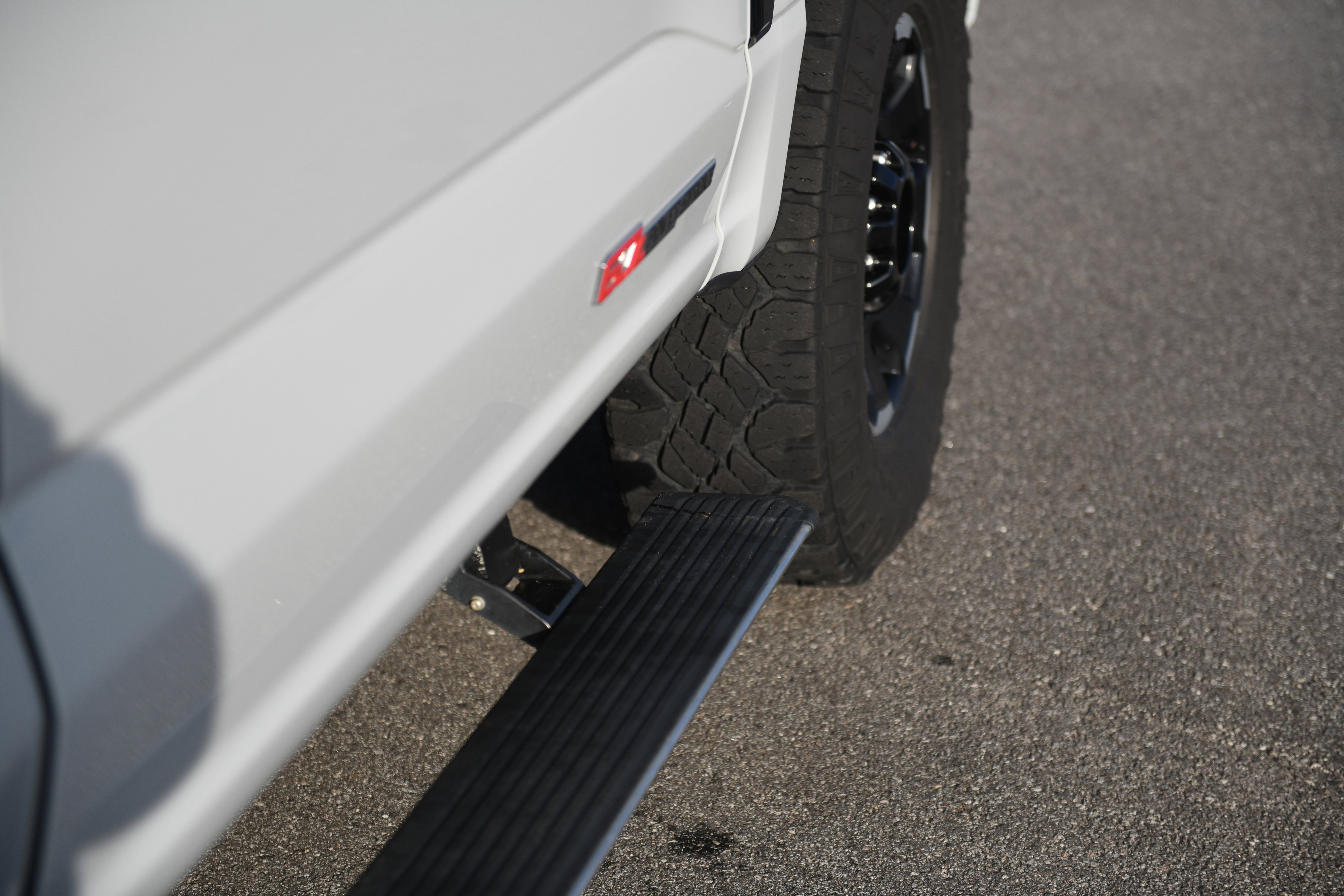 Used 2025 Ford F250 Platinum w/ Tremor Off-Road Package image 6