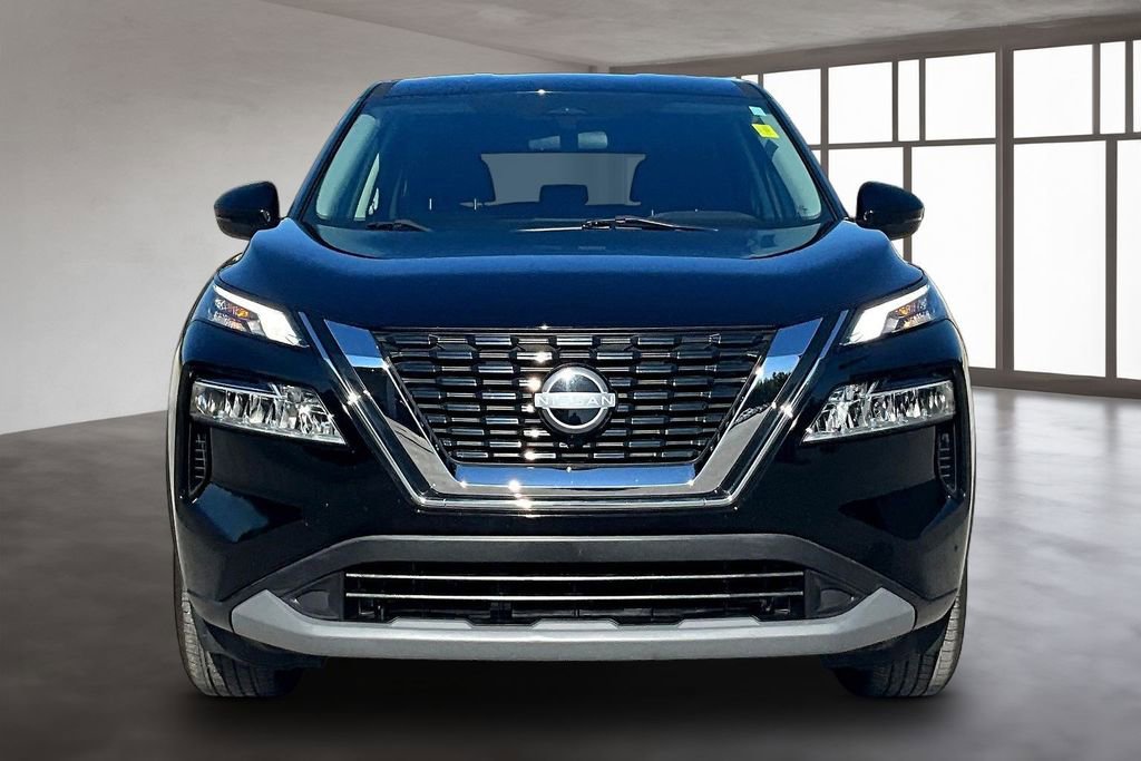Used 2022 Nissan Rogue SV FWD image 2