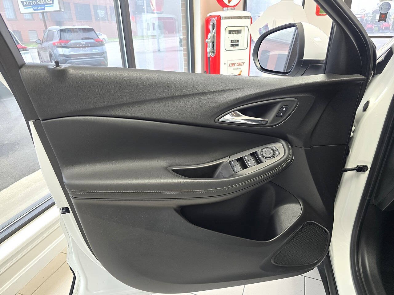 Used 2023 Buick Encore GX Preferred w/ Cold Weather Comfort Package AWD/4WD image 15