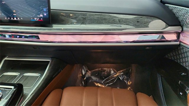 Used 2023 BMW i7 xDrive60 image 37