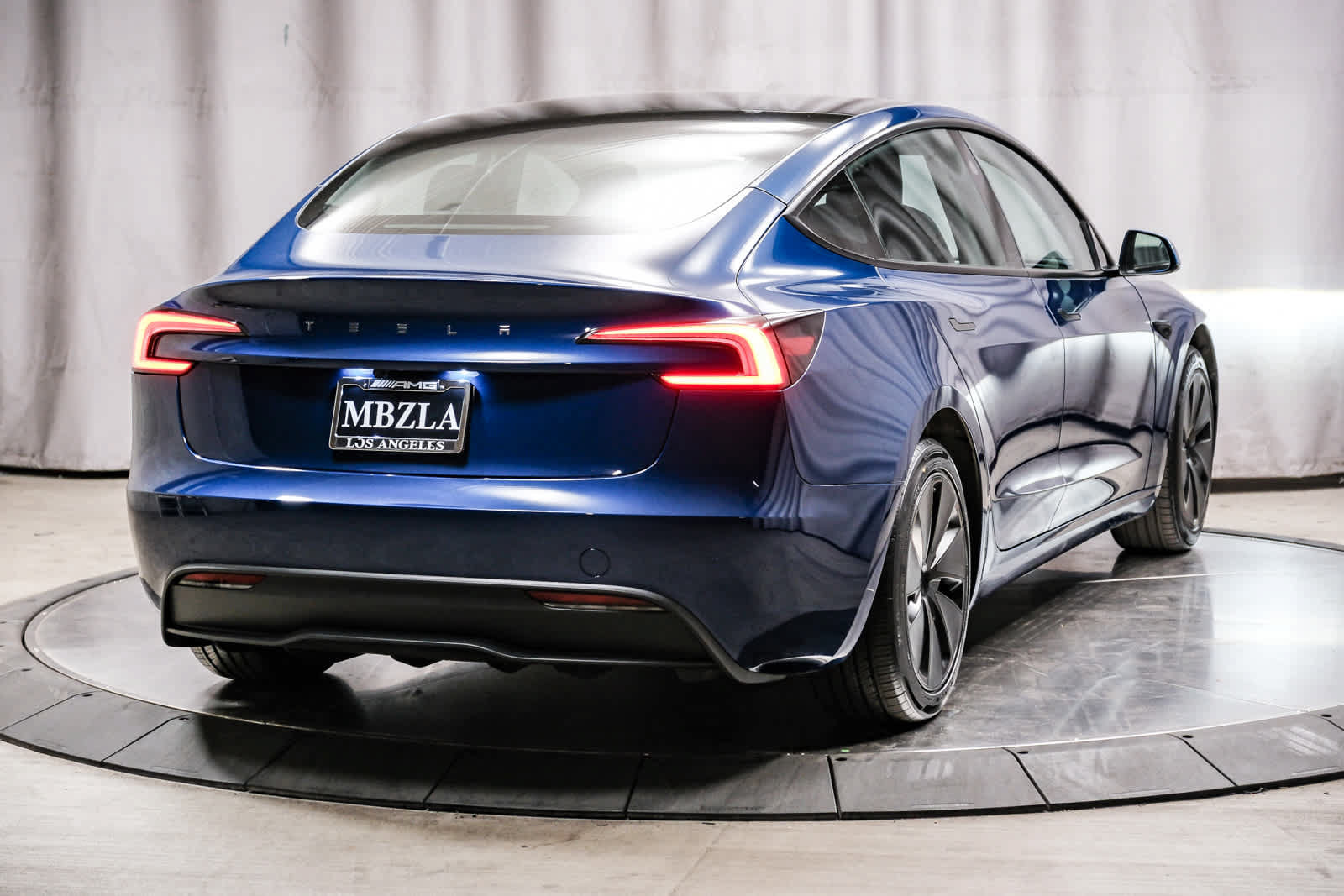 Used 2024 Tesla Model 3 Standard Range RWD image 4
