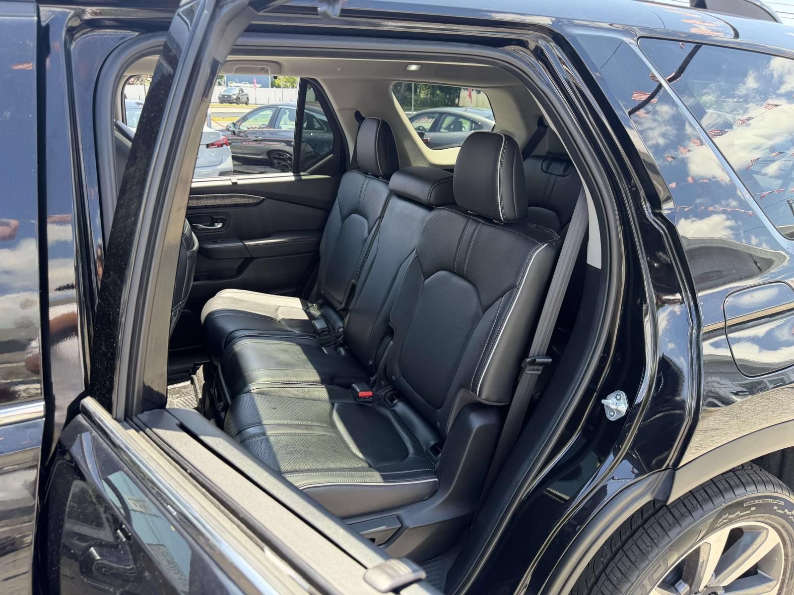 Used 2023 Honda Pilot Elite image 24