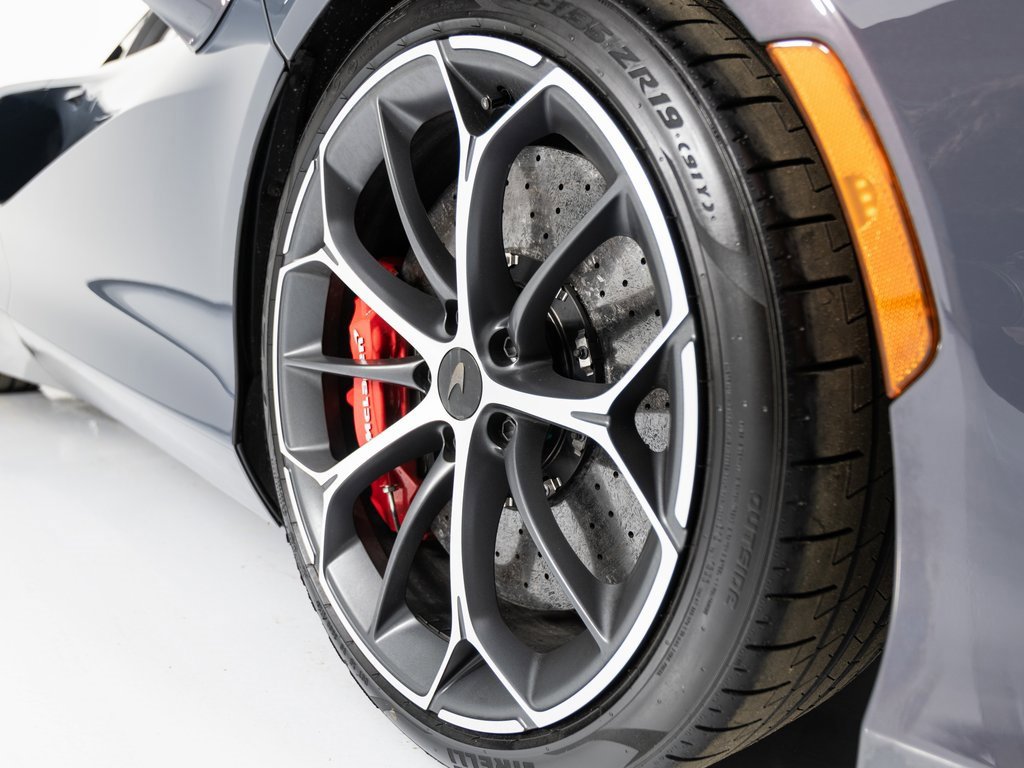 Used 2025 McLaren Artura Spider image 41