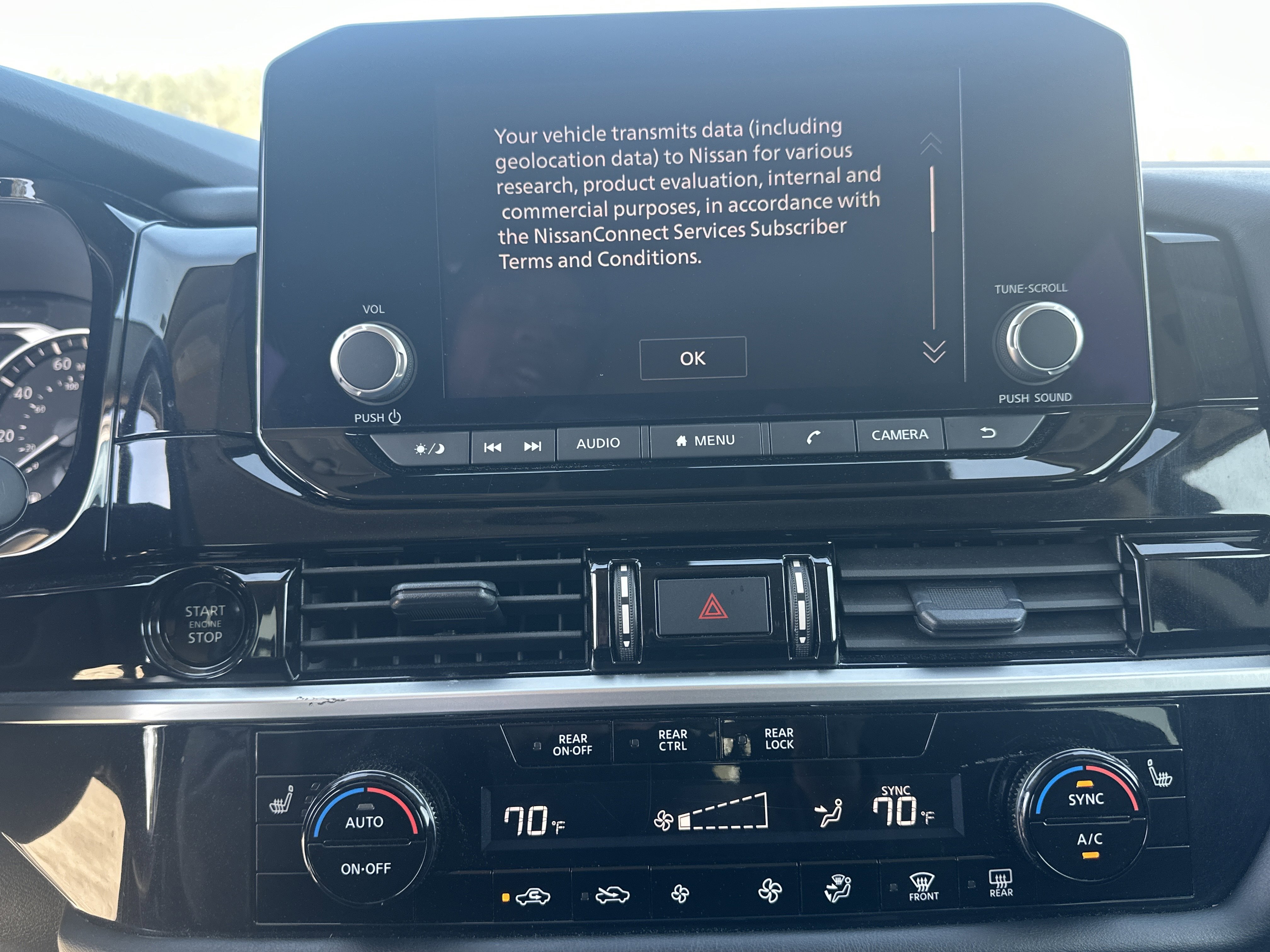 Used 2025 Nissan Pathfinder SV image 27