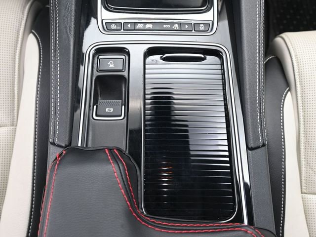 Used 2020 Jaguar F-PACE R-Sport image 31