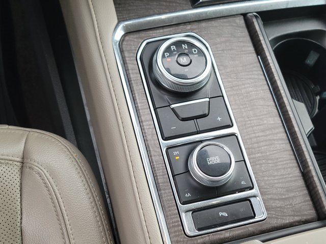 Used 2021 Ford Expedition Max Limited image 16