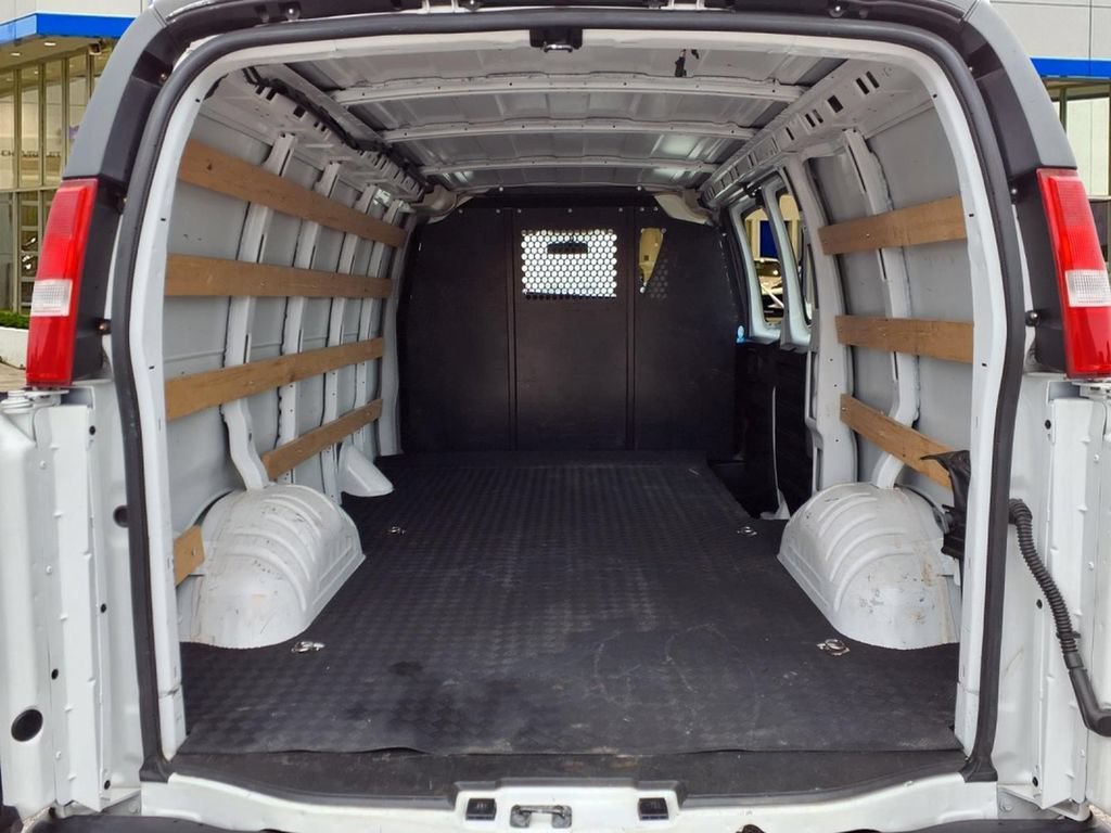 Used 2024 GMC Savana 2500 w/ Driver Convenience Package RWD image 19