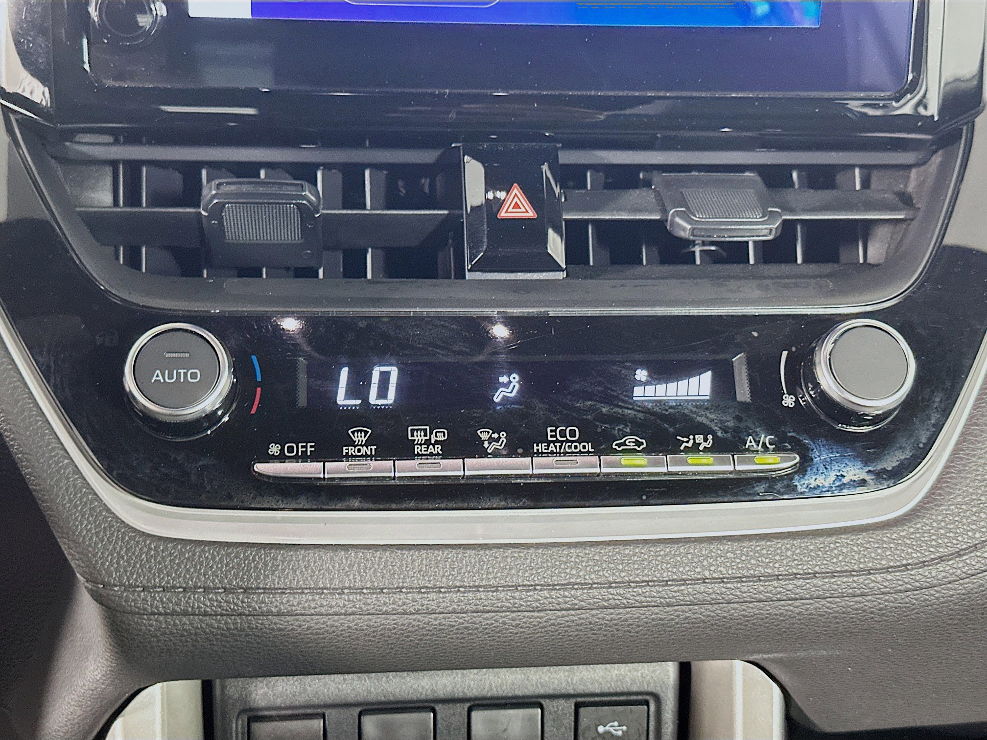 Used 2025 Toyota Corolla Cross AWD Hybrid image 23