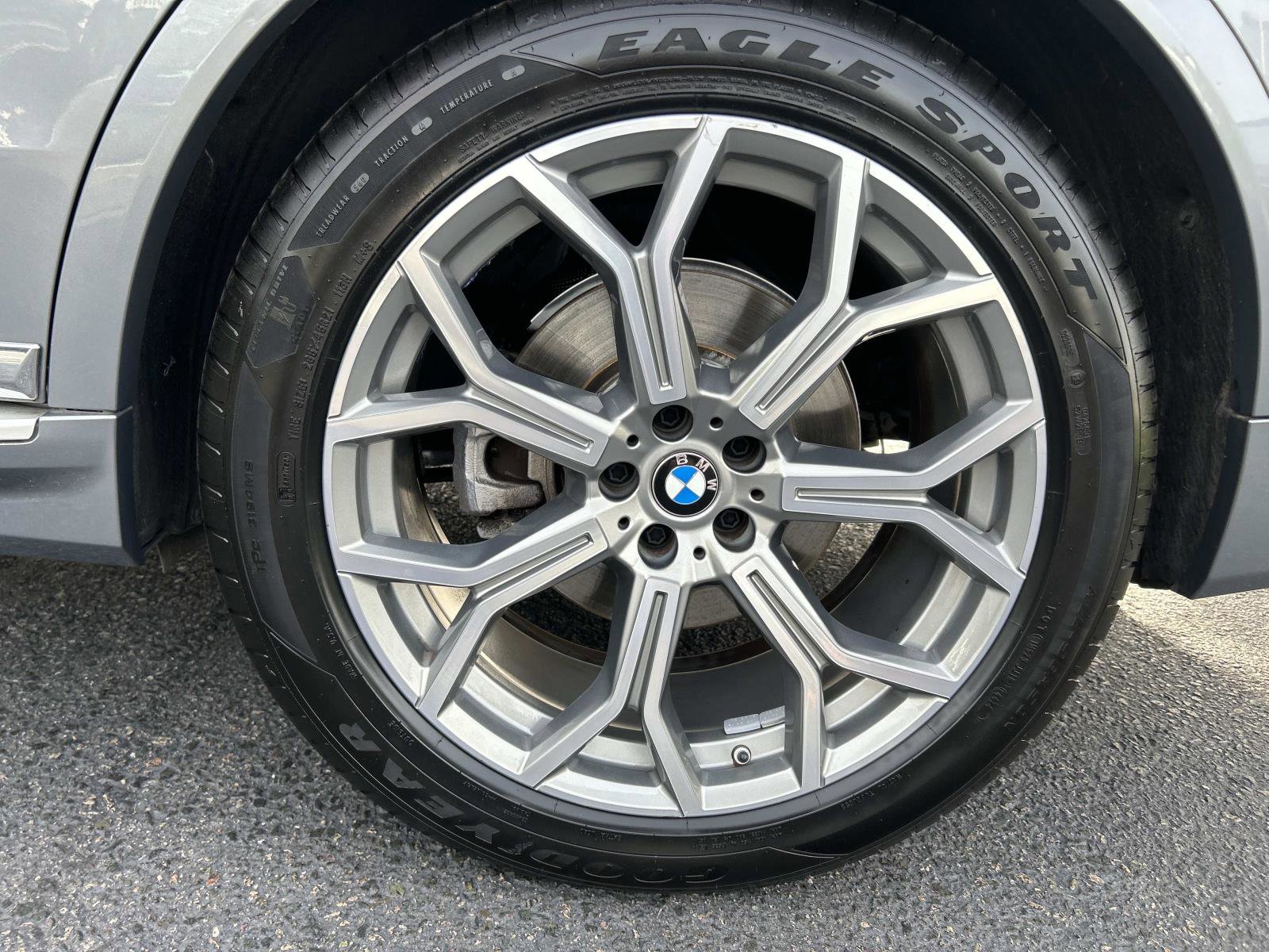 Used 2024 BMW X7 xDrive40i w/ Premium Package image 38