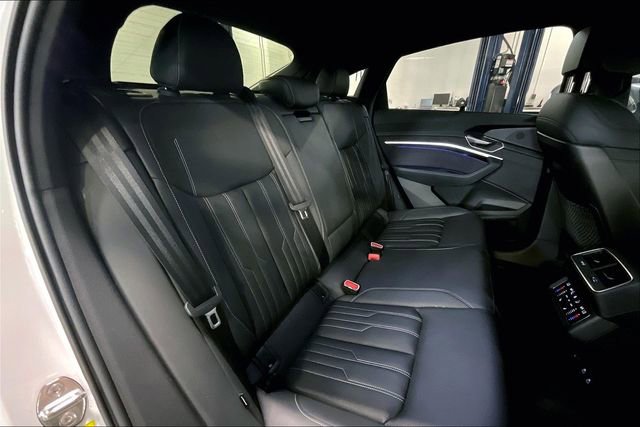 Used 2023 Audi e-tron Prestige w/ Prestige Package image 27