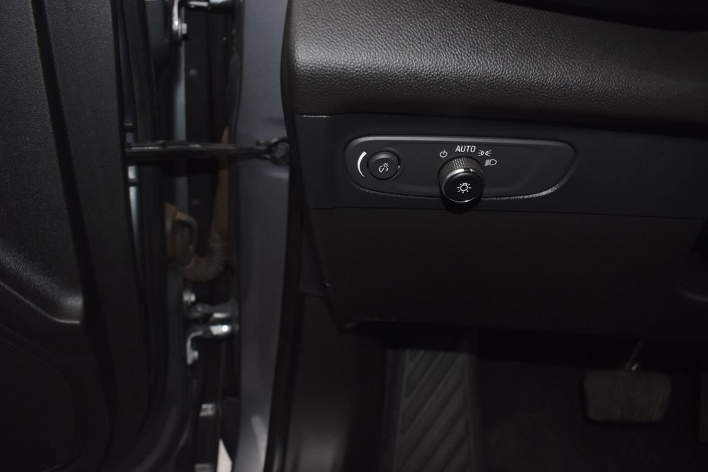 Used 2022 Buick Envision Preferred AWD/4WD image 23