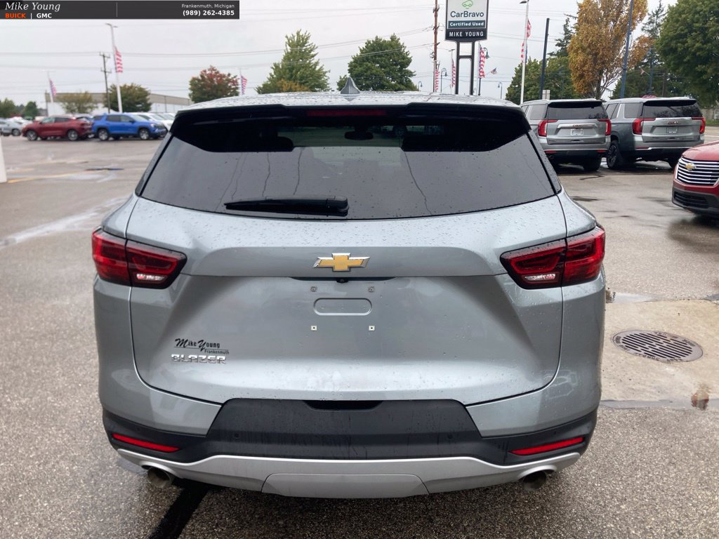 Used 2025 Chevrolet Blazer LT w/ Driver Confidence Package FWD image 6