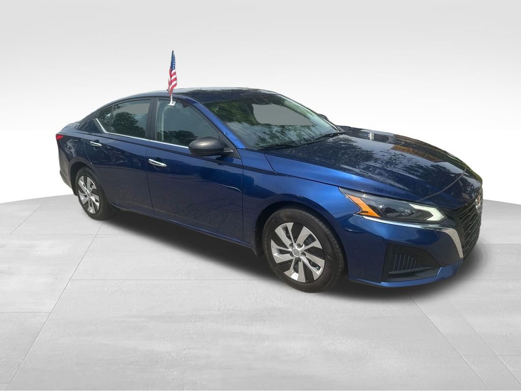 Used 2024 Nissan Altima 2.5 S FWD image 27