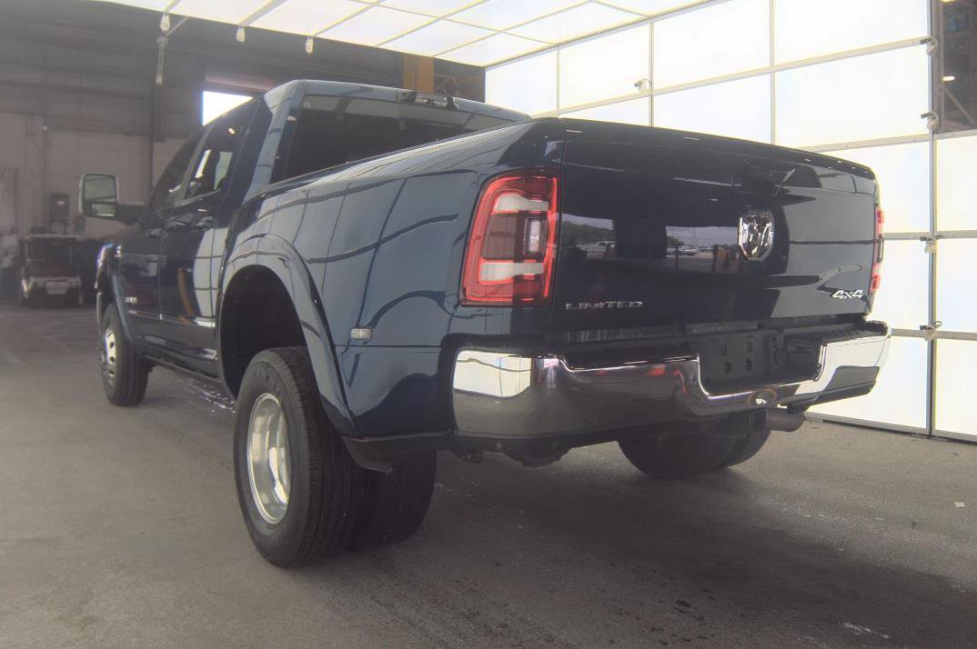 Used 2024 RAM 3500 Limited AWD/4WD image 12