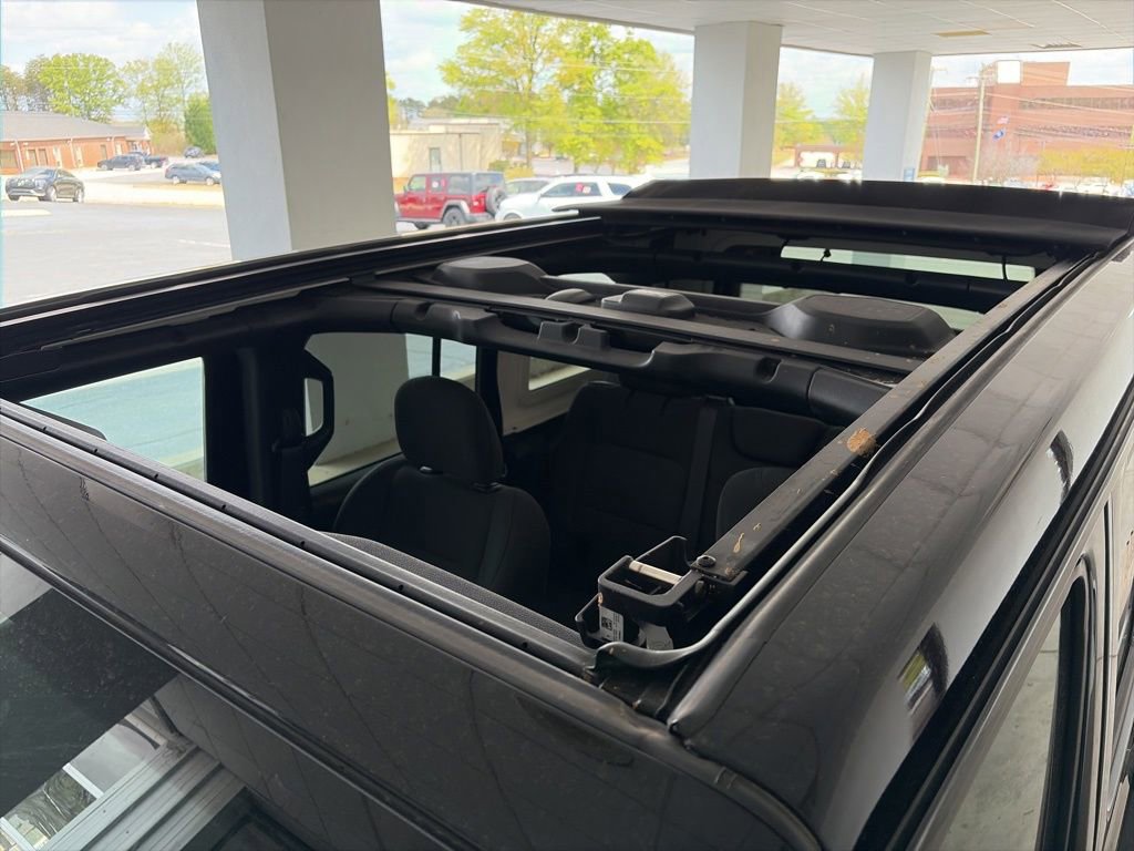 Used 2022 Jeep Wrangler Unlimited Sport image 7
