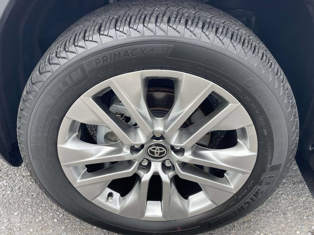 Used 2025 Toyota RAV4 XLE Premium w/ Weather Package FWD image 7