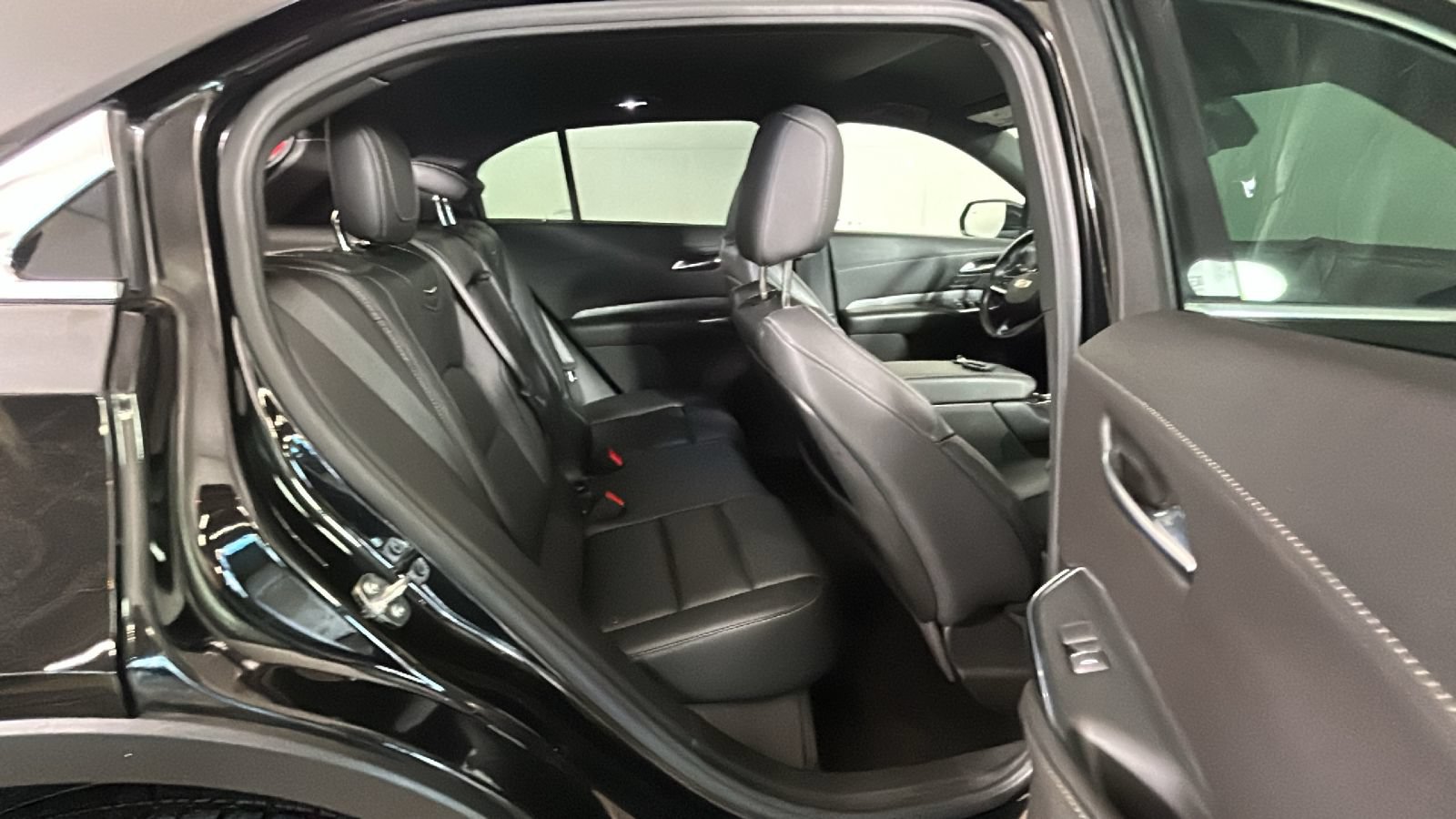 Used 2024 Cadillac XT4 Premium Luxury AWD/4WD image 33
