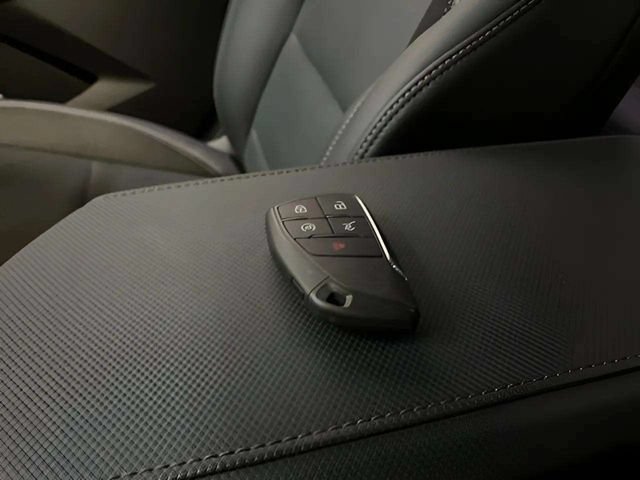 Used 2024 Chevrolet Equinox EV LT FWD image 84