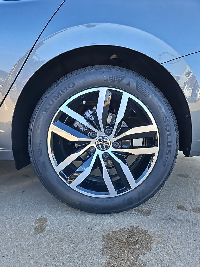 New 2026 Volkswagen Jetta SE image 9