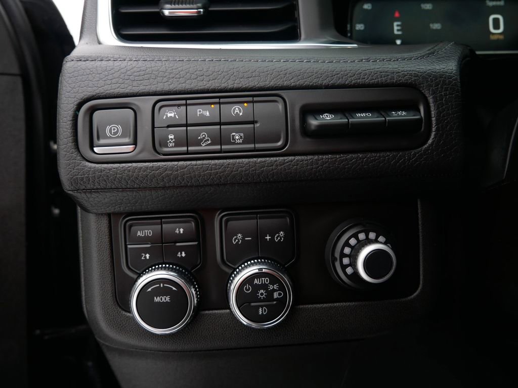 Used 2023 GMC Yukon XL Denali image 17