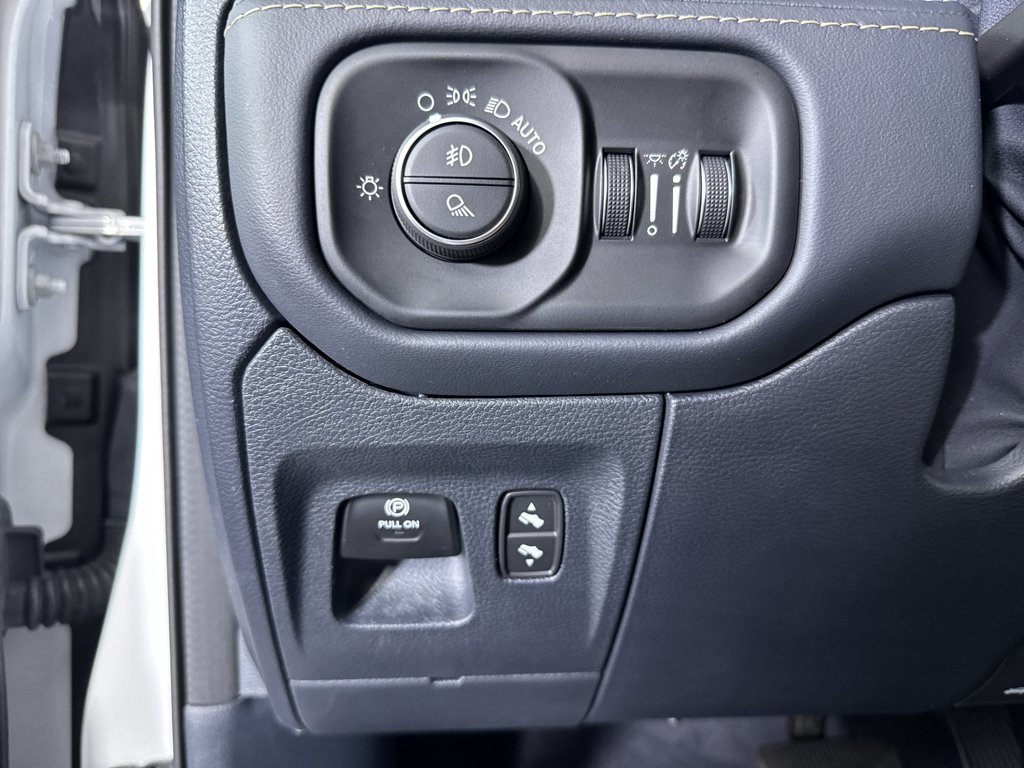 Used 2021 RAM 1500 Limited AWD/4WD image 29