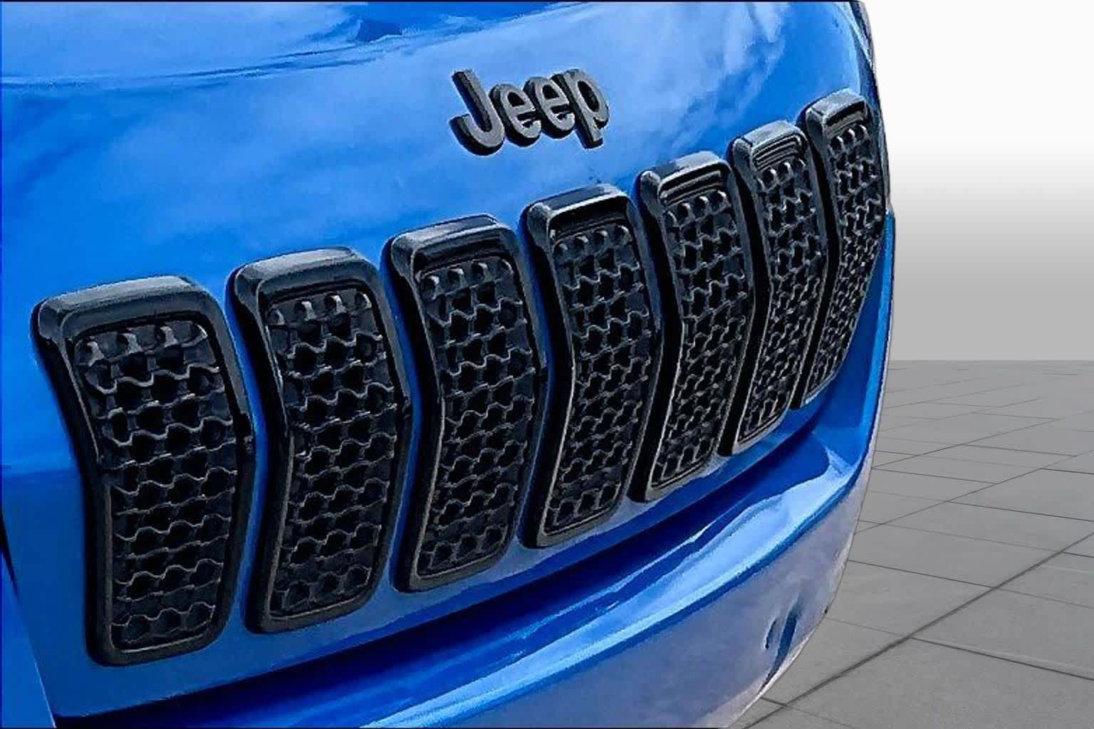 Used 2021 Jeep Cherokee Latitude Plus FWD image 32