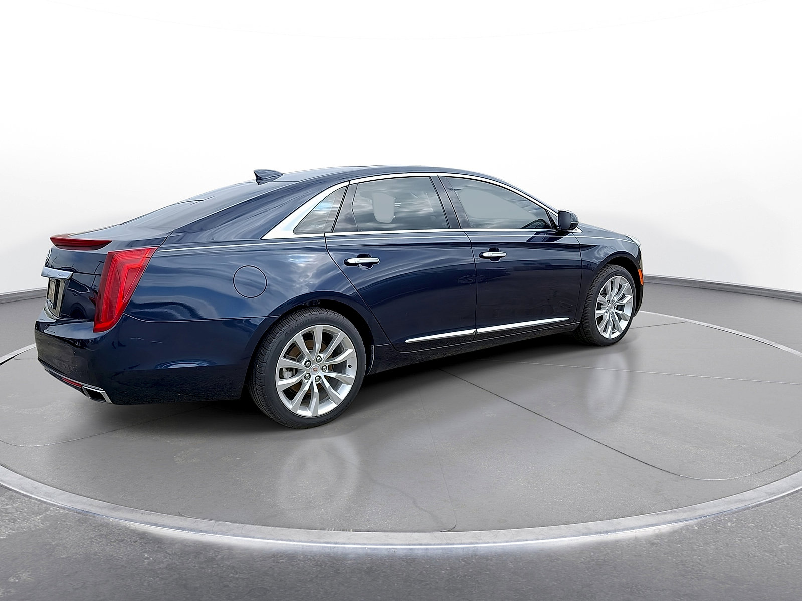 Used 2015 Cadillac XTS Luxury w/ Driver Awareness Package FWD image 8