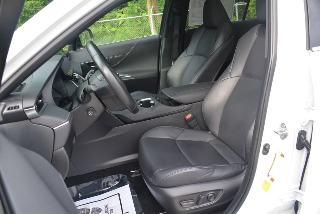 Used 2023 Toyota Venza Nightshade AWD/4WD image 11
