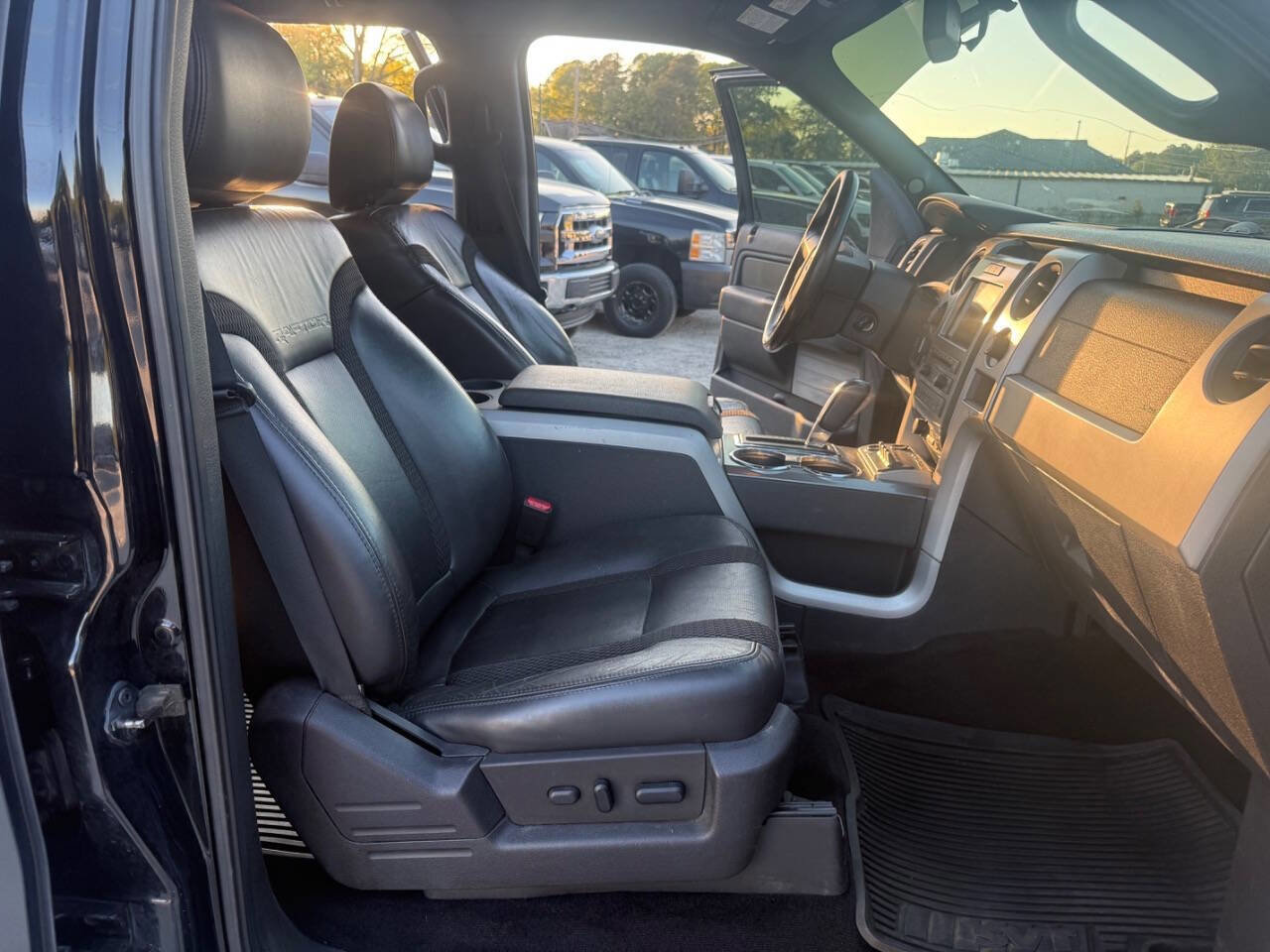 Used 2011 Ford F150 Raptor w/ Raptor Luxury Pkg image 32