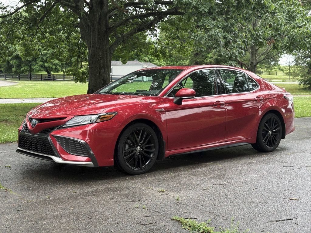 Used 2021 Toyota Camry XSE FWD image 8