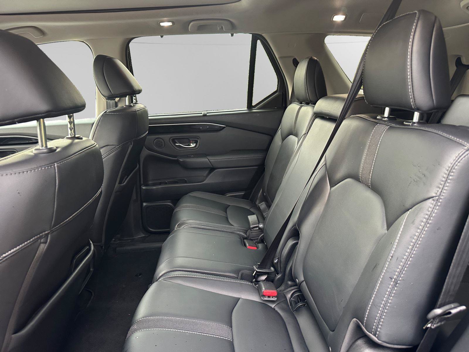 Used 2024 Honda Pilot Touring image 12