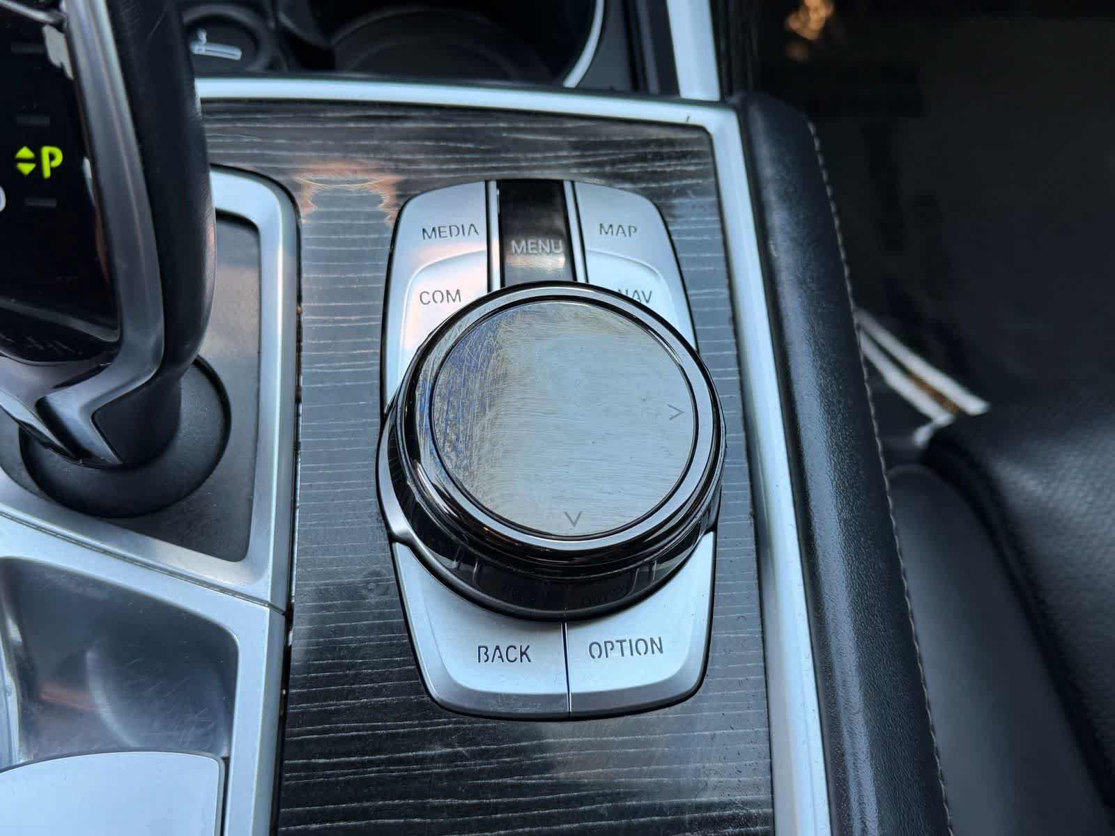 Used 2019 BMW 750i w/ Executive Package RWD image 34