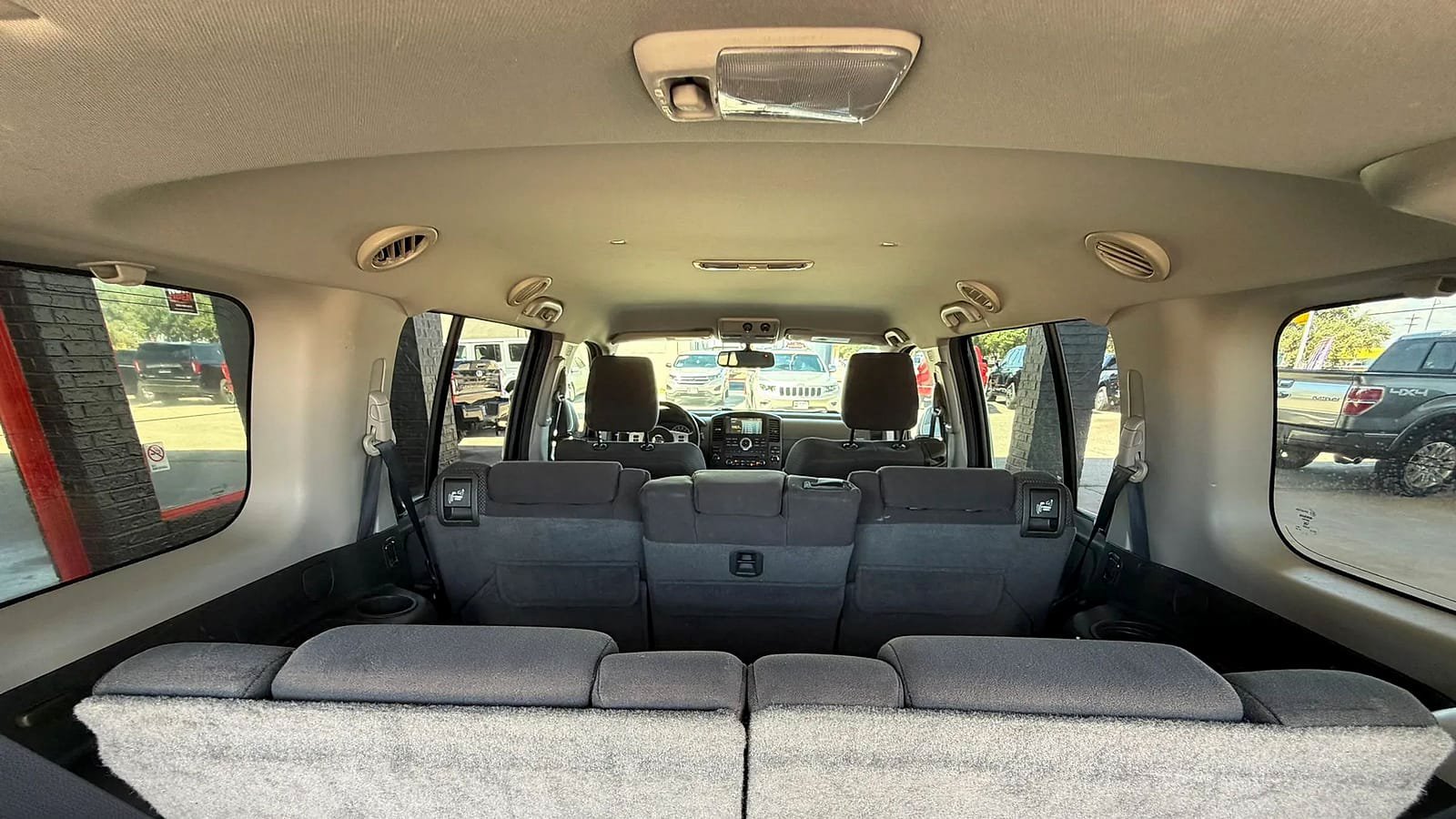 Used 2011 Nissan Pathfinder SV RWD image 12