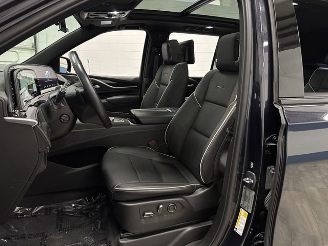 Used 2023 Cadillac Escalade Sport w/ Touring Package image 4