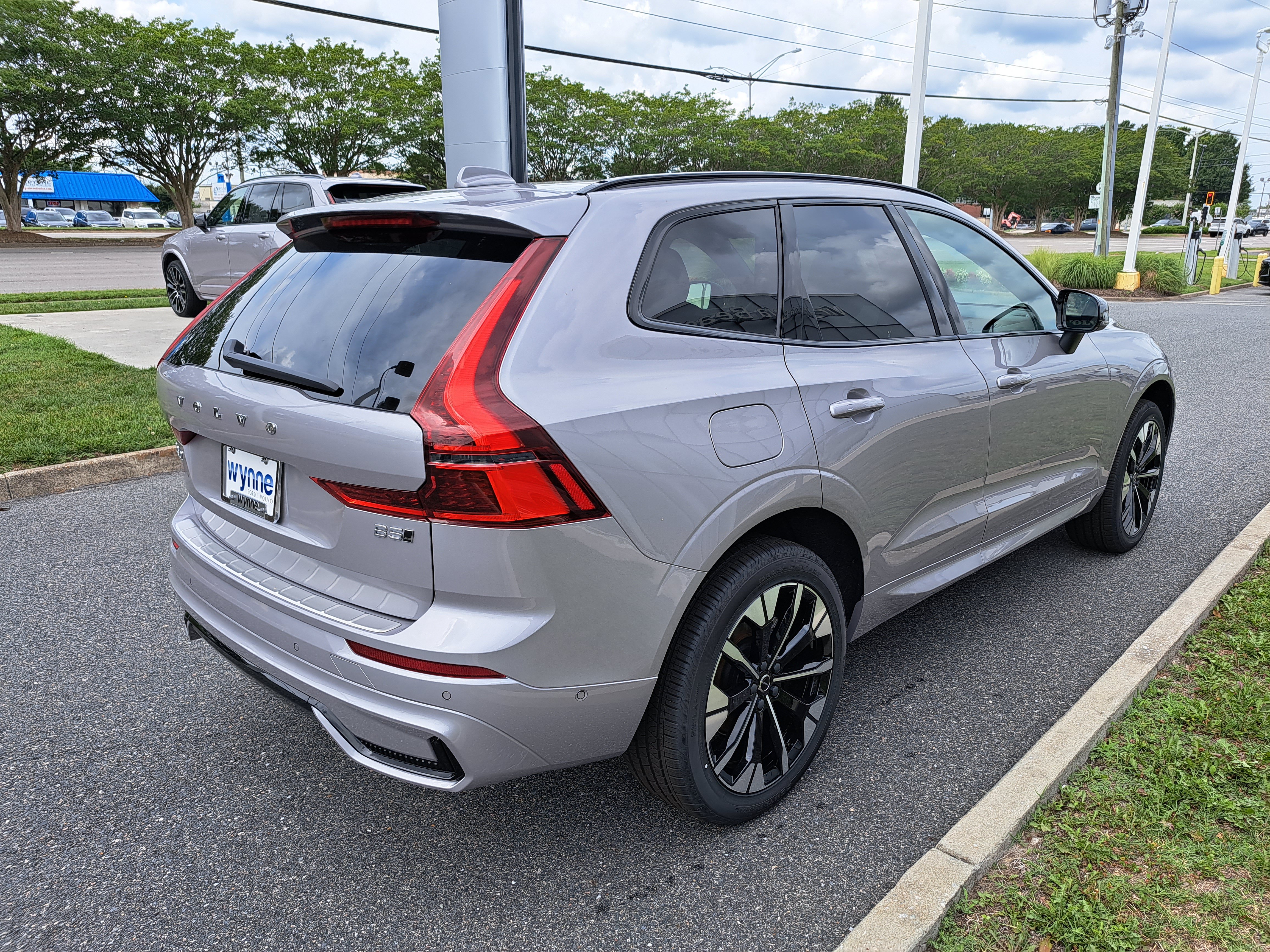 New 2026 Volvo XC60 B5 Plus w/ Protection Package Premier AWD/4WD image 3