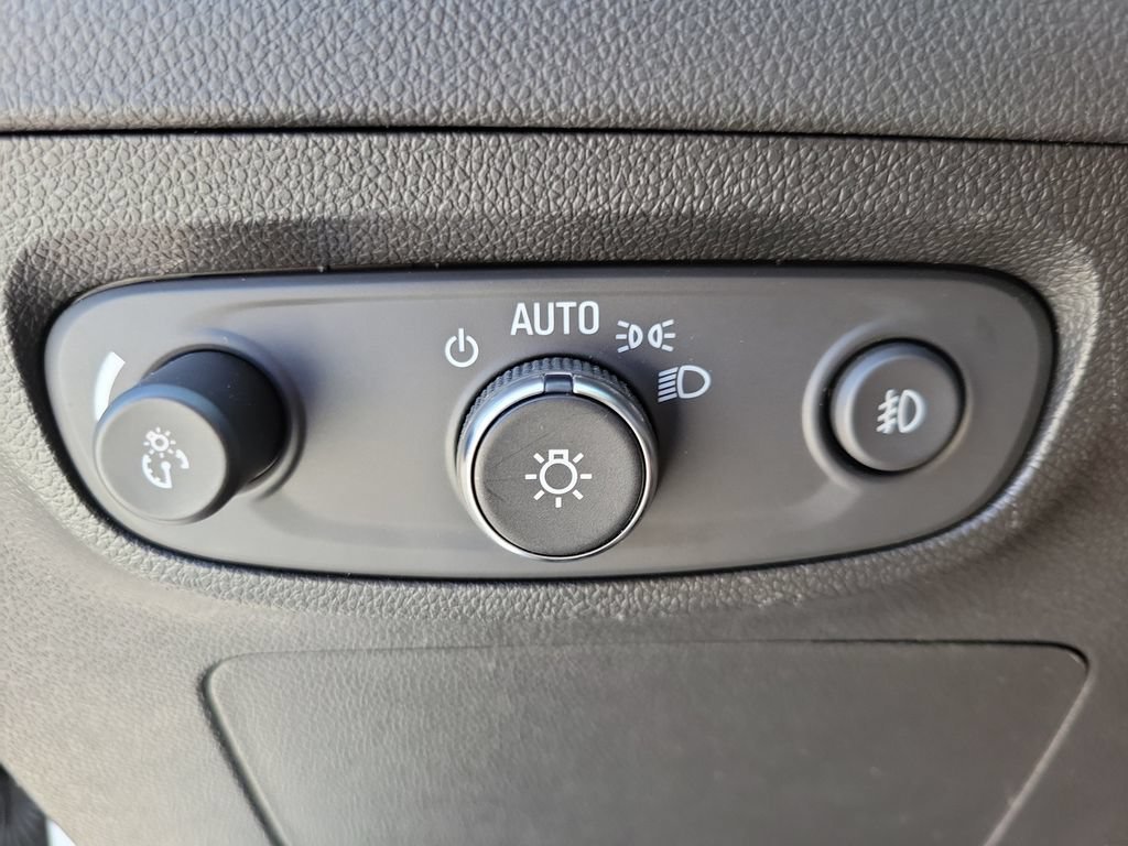 Used 2023 Buick Encore GX Preferred w/ Cold Weather Comfort Package AWD/4WD image 19