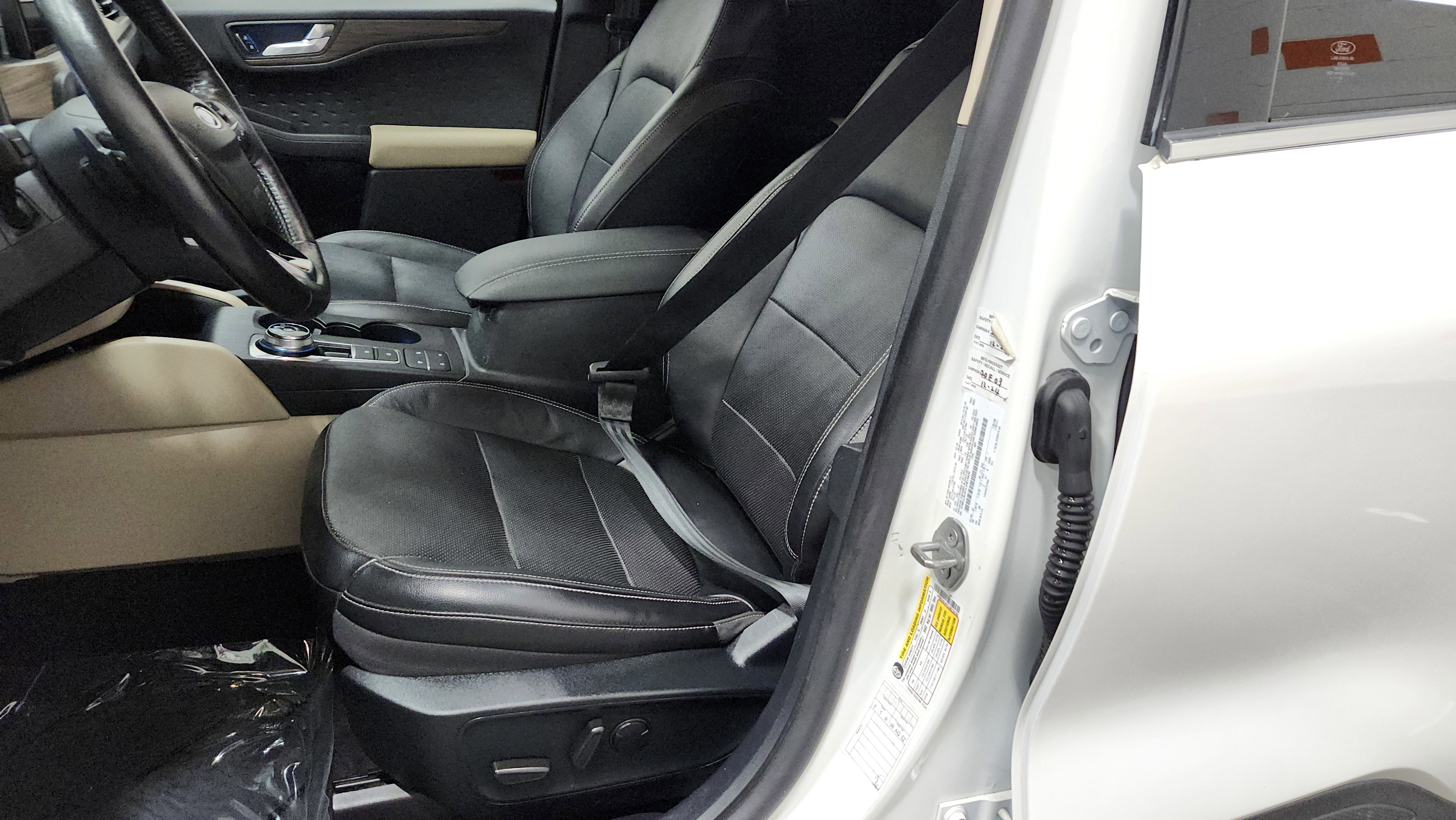 Used 2020 Ford Escape Titanium image 25