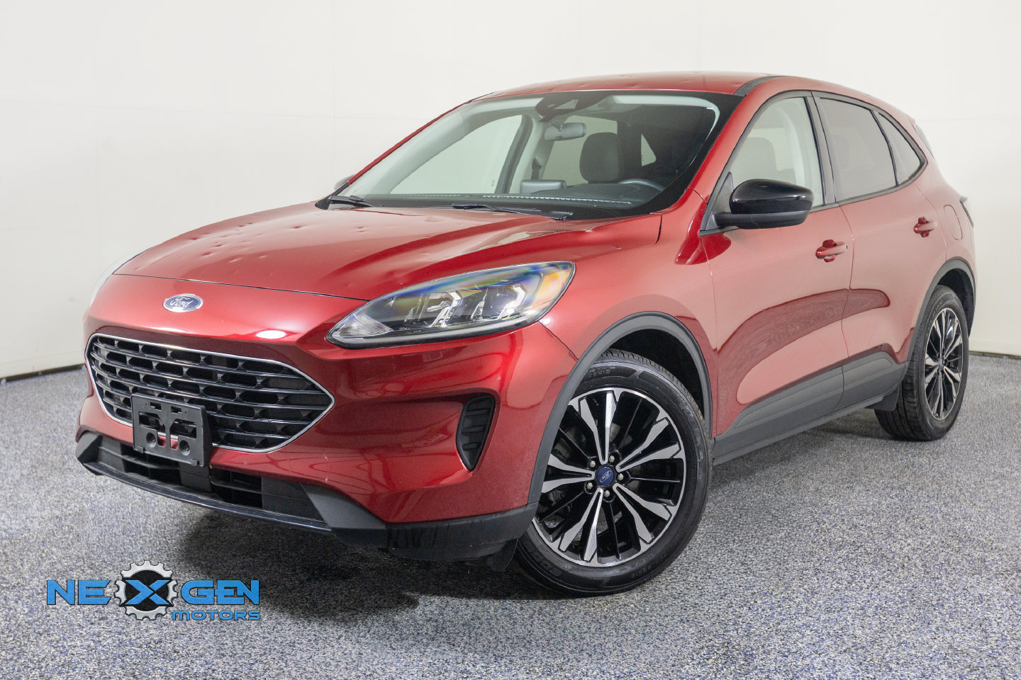 Used 2022 Ford Escape SE w/ SE Sport Appearance Package FWD image 4