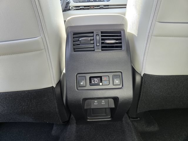 New 2026 Mitsubishi Outlander SEL FWD image 11