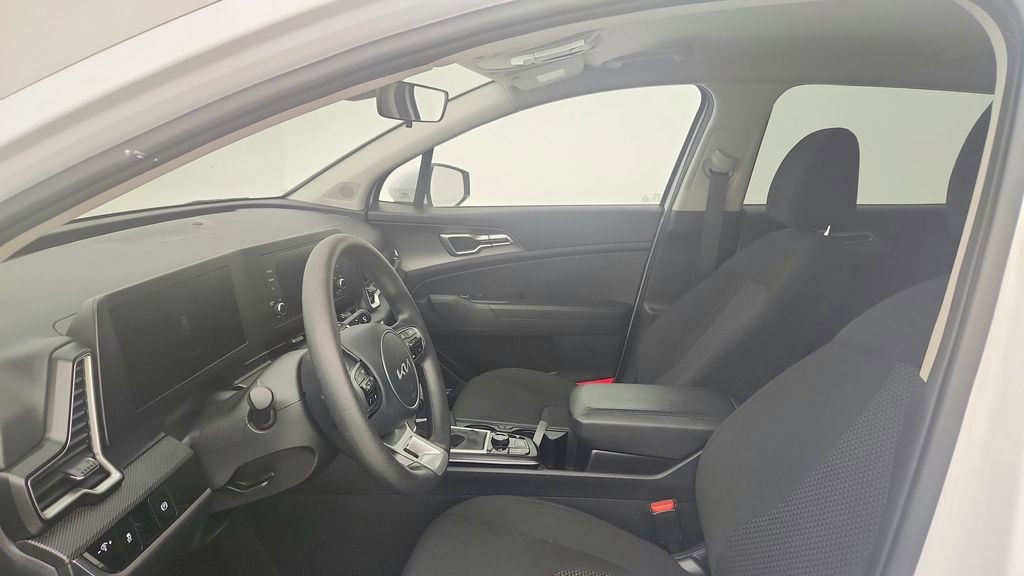 Used 2025 Kia Sportage LX FWD image 15
