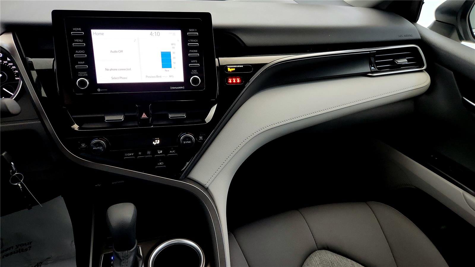 Used 2022 Toyota Camry LE w/ Carpet Mat Package (TMS) image 29