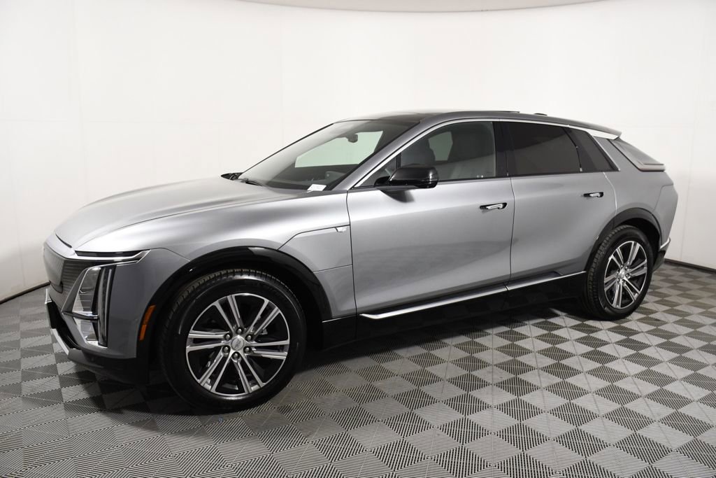 Used 2024 Cadillac Lyriq Luxury image 2