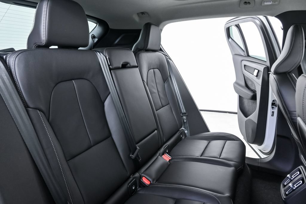 New 2026 Volvo XC40 B5 Core AWD/4WD image 21