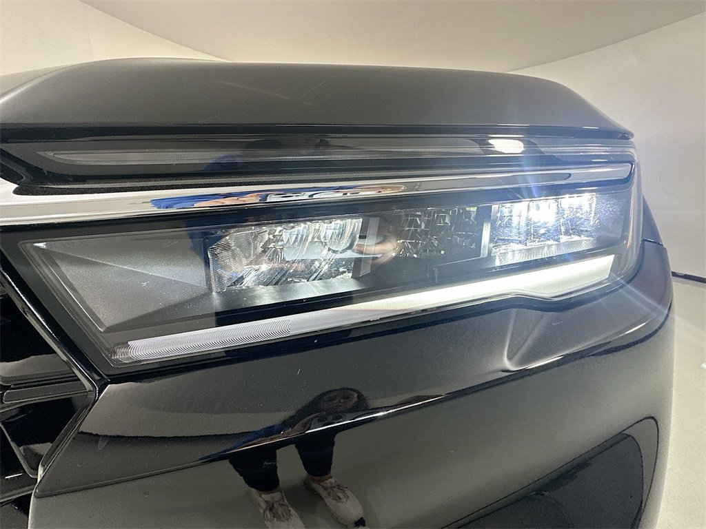 Certified 2025 Honda Pilot Touring image 10