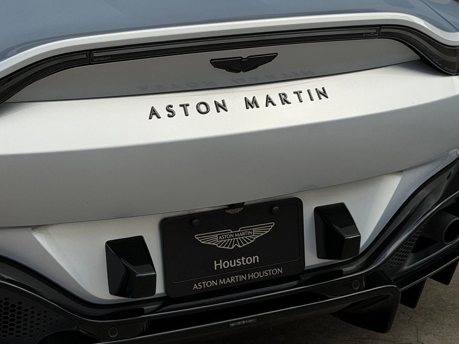 Used 2022 Aston Martin V8 Vantage Roadster image 12