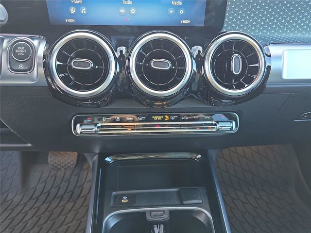 Certified 2026 Mercedes-Benz GLB 250 4MATIC image 32